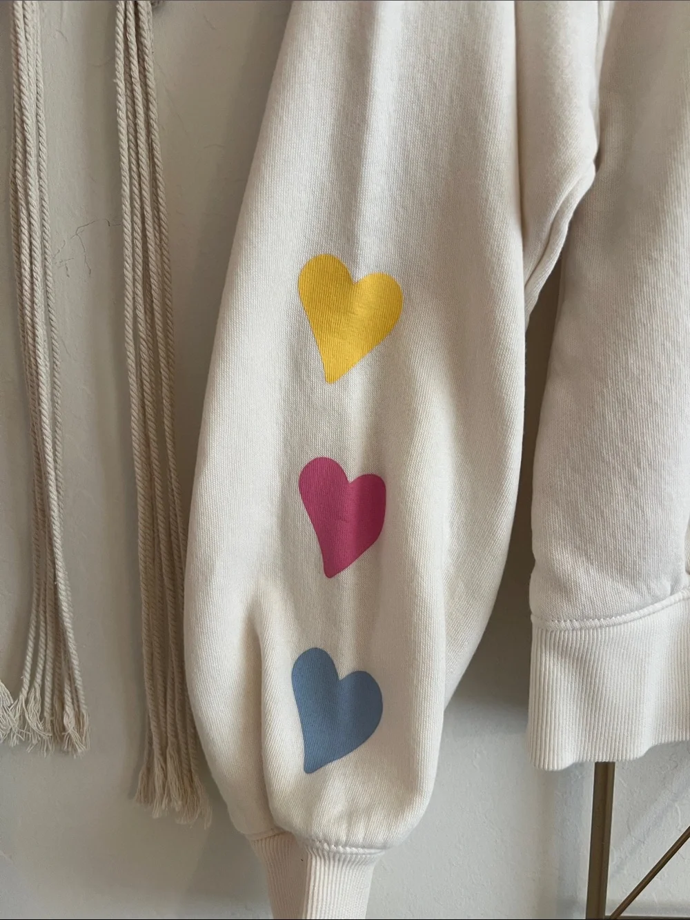 XL (14-16) | Old Navy Girls Favorite Fleece Happy Heart Graphic Sweatshirt